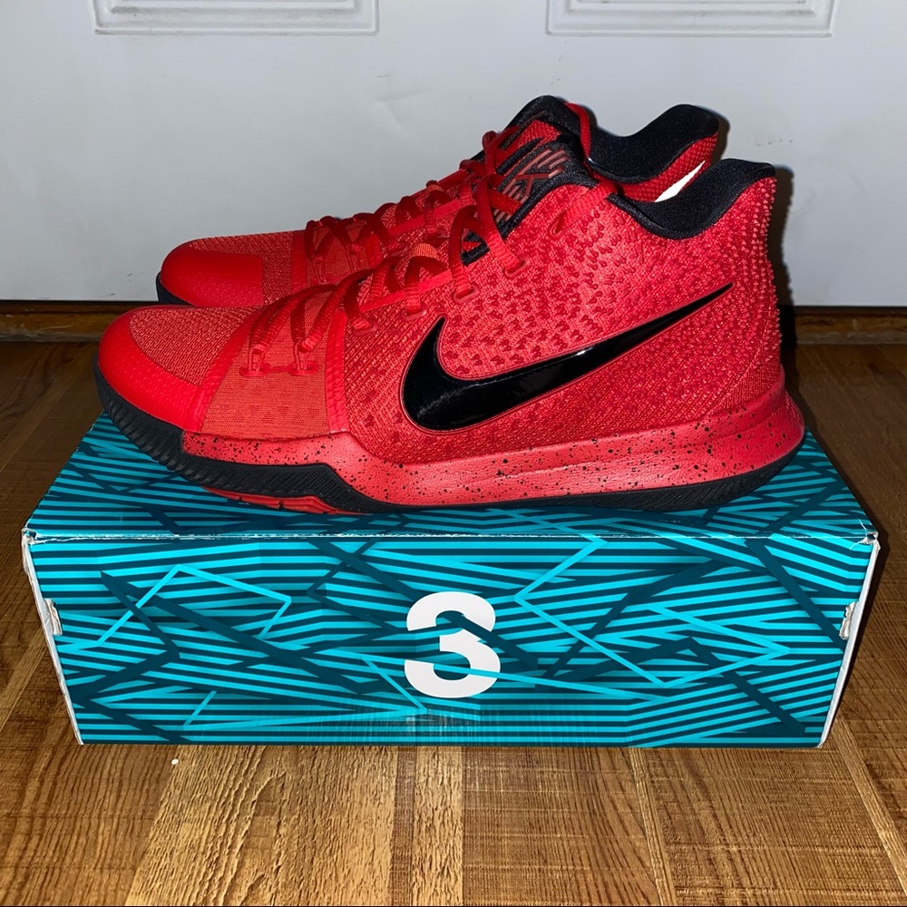 Nike Kyrie 3 “Candy Apple” (EXCELLENT CONDITION)